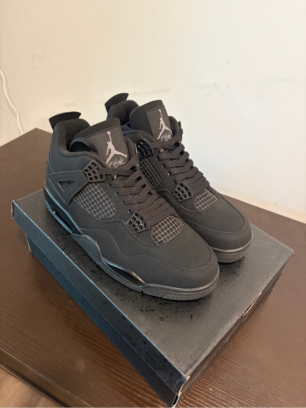 2025 Air Jordan 4 Retro Black Cat Size 9.5 Men’s (Nike Air)